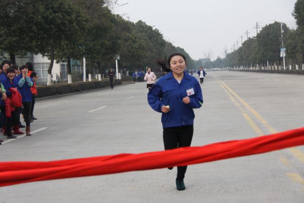 随风奔跑自由是方向 追逐雷和闪电的力量